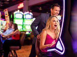 Online slot game reels spinning on a mobile screen at jl555